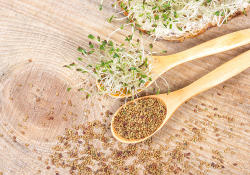 All About Alfalfa Honey: The Benefits, Nutrition, Production, and More
